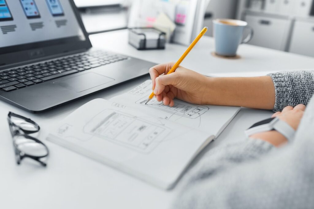 ui user interface designer: lavoro sulla grafica a partire da un wireframe ux